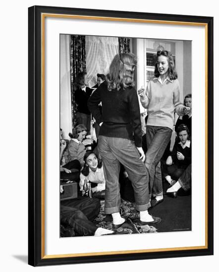 Teenage Girls Wearing Blue Jeans Hang Out Eating and Drinking Cokes, Des Moines, Iowa-Nina Leen-Framed Photographic Print