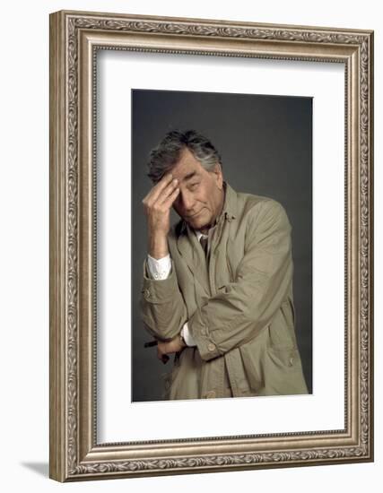 telefilm COLUMBO: STRANGE BEDFELLOWS, Peter Falk (inspecteur Columbo), 1995 COLUMBO TV, 1971-2003 (-null-Framed Photo