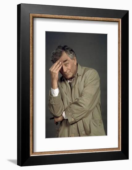 telefilm COLUMBO: STRANGE BEDFELLOWS, Peter Falk (inspecteur Columbo), 1995 COLUMBO TV, 1971-2003 (-null-Framed Photo