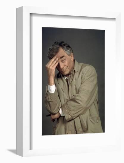 telefilm COLUMBO: STRANGE BEDFELLOWS, Peter Falk (inspecteur Columbo), 1995 COLUMBO TV, 1971-2003 (-null-Framed Photo