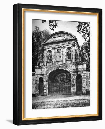 Temple Bar, Theobalds Park, Near Cheshunt, Hertfordshire, 1926-1927-McLeish-Framed Giclee Print