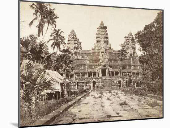 Temple d'Angkor Vat, quatrième enceinte, côté ouest-null-Mounted Giclee Print