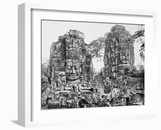 Temple du Bayon, terrasse supérieure (partie nord) : deux tours à visage-null-Framed Giclee Print