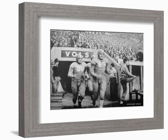 Tennessee Volunteers Football Team-null-Framed Art Print