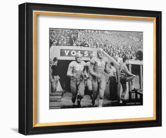 Tennessee Volunteers Football Team-null-Framed Art Print