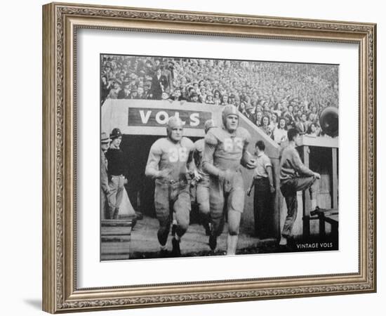 Tennessee Volunteers Football Team-null-Framed Art Print