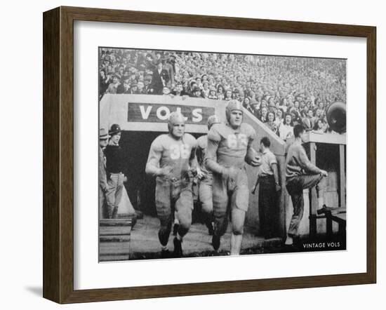 Tennessee Volunteers Football Team-null-Framed Art Print