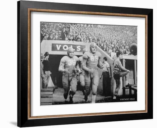 Tennessee Volunteers Football Team-null-Framed Art Print