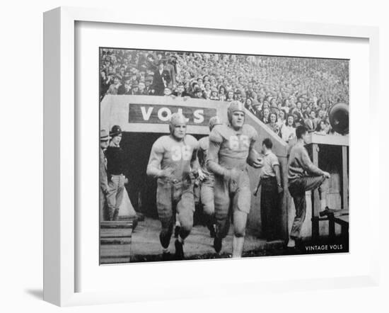 Tennessee Volunteers Football Team-null-Framed Art Print