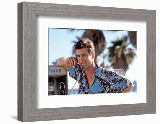 TEQUILA SUNRISE, 1988 directed by ROBERT TOWNE Mel Gibson (photo)-null-Framed Photo