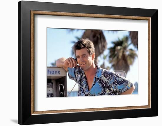 TEQUILA SUNRISE, 1988 directed by ROBERT TOWNE Mel Gibson (photo)-null-Framed Photo