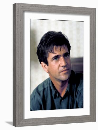 Tequila Sunrise 1988 Directed by Robert Towne Mel Gibson-null-Framed Photo