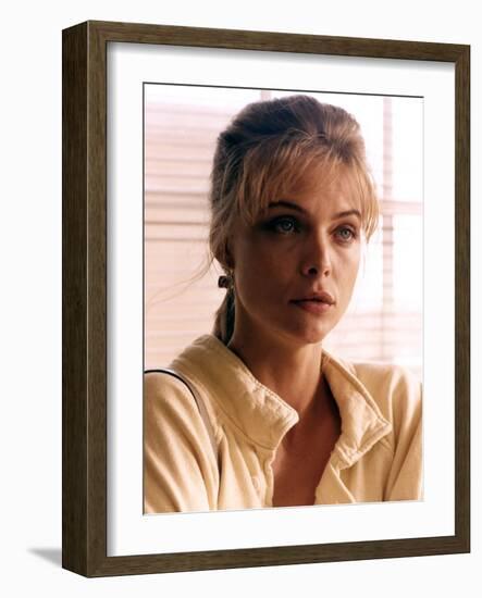 TEQUILA SUNRISE, 1988 directed by ROBERT TOWNE Michelle Pfeiffer (photo)-null-Framed Photo