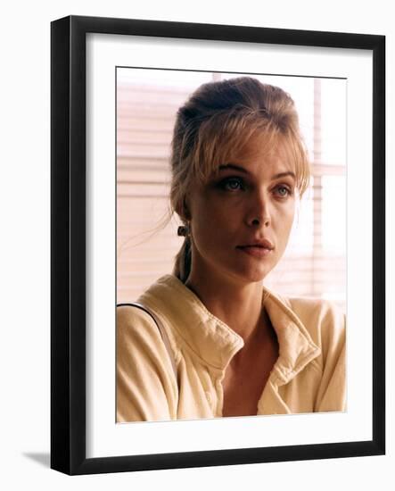 TEQUILA SUNRISE, 1988 directed by ROBERT TOWNE Michelle Pfeiffer (photo)-null-Framed Photo