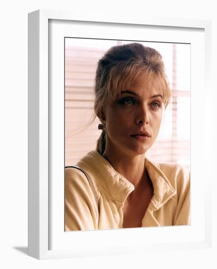 TEQUILA SUNRISE, 1988 directed by ROBERT TOWNE Michelle Pfeiffer (photo)-null-Framed Photo