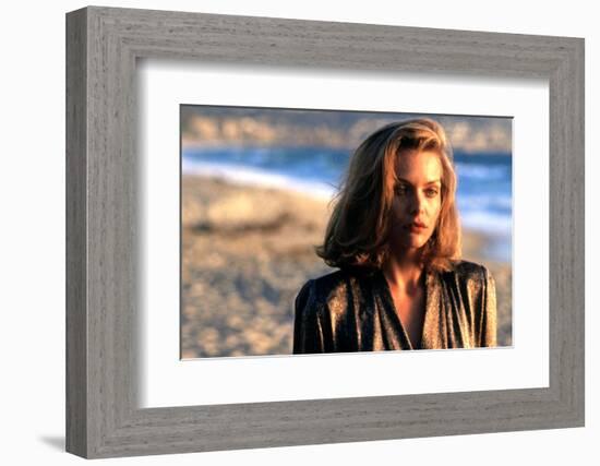 TEQUILA SUNRISE, 1988 directed by ROBERT TOWNE Michelle Pfeiffer (photo)-null-Framed Photo