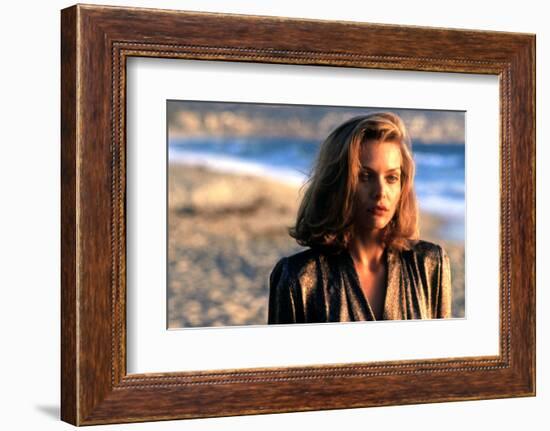 TEQUILA SUNRISE, 1988 directed by ROBERT TOWNE Michelle Pfeiffer (photo)-null-Framed Photo