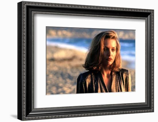 TEQUILA SUNRISE, 1988 directed by ROBERT TOWNE Michelle Pfeiffer (photo)-null-Framed Photo