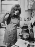 Lynn Redgrave Cooking in Her Apartment-Terence Spencer-Premium Photographic Print
