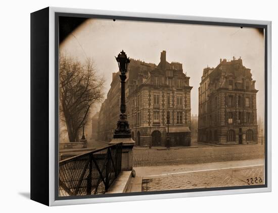 Terre Plein du Pont Neuf, Matine?e d'Hiver 1925-Eugène Atget-Framed Premier Image Canvas