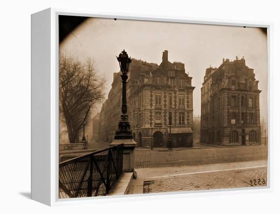 Terre Plein du Pont Neuf, Matine?e d'Hiver 1925-Eugène Atget-Framed Premier Image Canvas