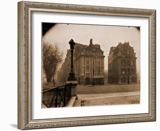 Terre Plein du Pont Neuf, Matine?e d'Hiver 1925-Eugène Atget-Framed Photographic Print