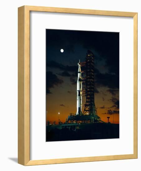 Test Flight of Giant Saturn V Rocket for Apollo 4 Mission at Kennedy Space Center, Nov 8, 1967-null-Framed Photo