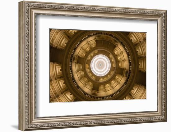 TEXAS STATE CAPITOL, AUSTIN TEXAS - Looking up inside the dome of the Texas state capitol building-null-Framed Photographic Print