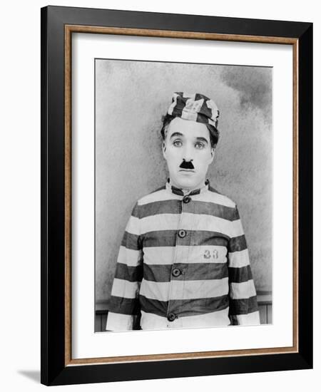 The Adventurer, Charlie Chaplin, 1917-null-Framed Photo