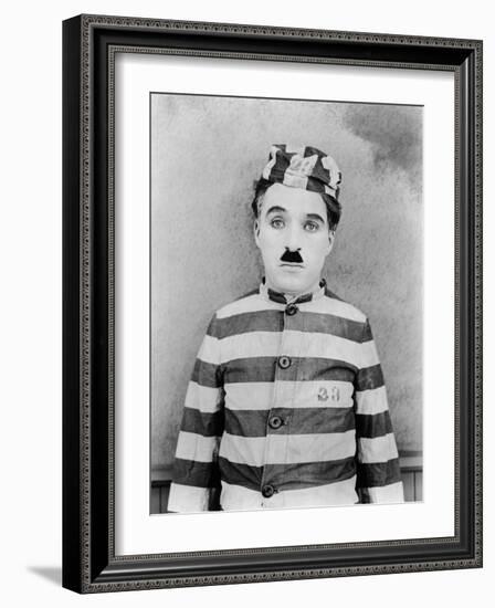 The Adventurer, Charlie Chaplin, 1917-null-Framed Photo