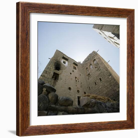 The ancient town of Shibam-Werner Forman-Framed Giclee Print