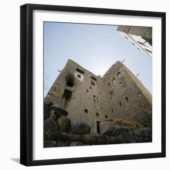 The ancient town of Shibam-Werner Forman-Framed Giclee Print