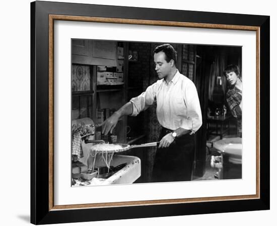 The Apartment, Jack Lemmon, Shirley MacLaine, 1960-null-Framed Photo