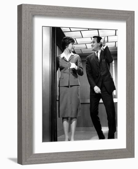 The Apartment, Shirley MacLaine, Jack Lemmon, 1960-null-Framed Photo