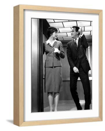 The Apartment, Shirley MacLaine, Jack Lemmon, 1960 Photo | Art.com