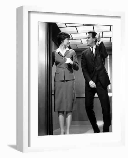 The Apartment, Shirley MacLaine, Jack Lemmon, 1960-null-Framed Photo