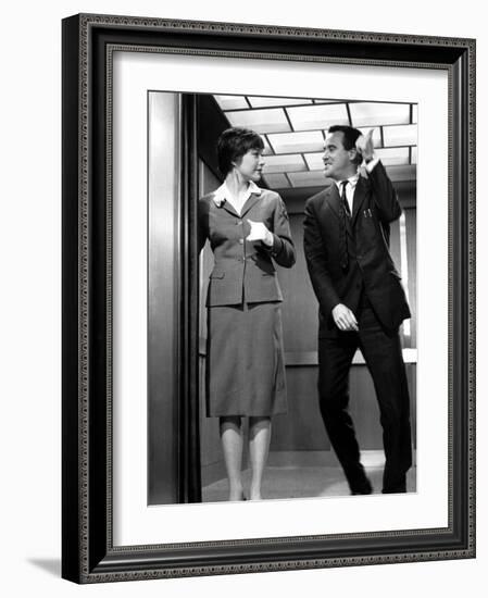 The Apartment, Shirley MacLaine, Jack Lemmon, 1960-null-Framed Photo