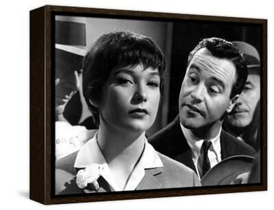 The Apartment, Shirley MacLaine, Jack Lemmon, 1960 Photo | Art.com