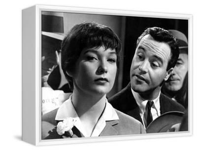 The Apartment, Shirley MacLaine, Jack Lemmon, 1960 Photo | Art.com