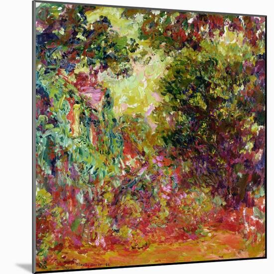 The Artist's House from the Rose Garden, 1922-24-Claude Monet-Mounted Giclee Print