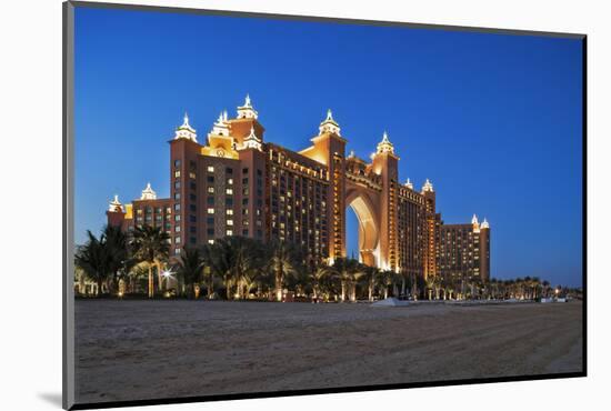 The Beach and the Atlantis 5 Star Resort Complex Designed by the Architects Watg, Dubai-Cahir Davitt-Mounted Photographic Print