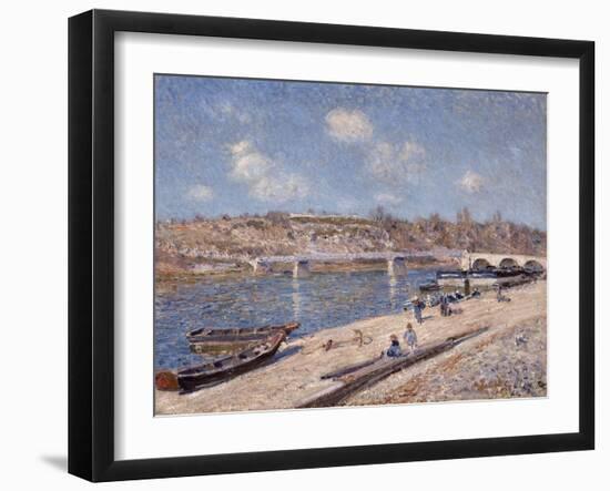 The Beach at Saint-Mammès, 1884-Alfred Sisley-Framed Giclee Print