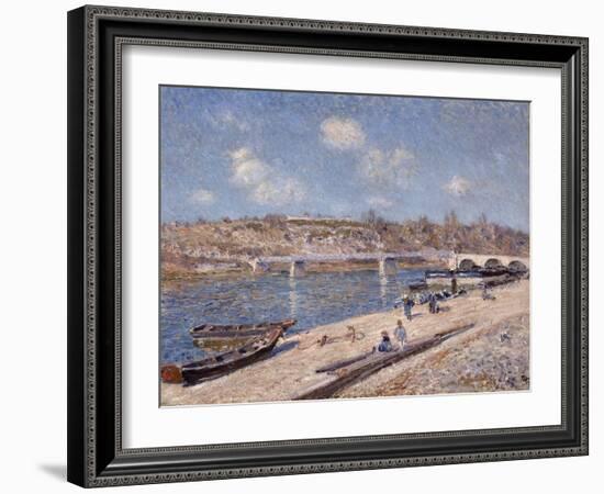 The Beach at Saint-Mammès, 1884-Alfred Sisley-Framed Giclee Print