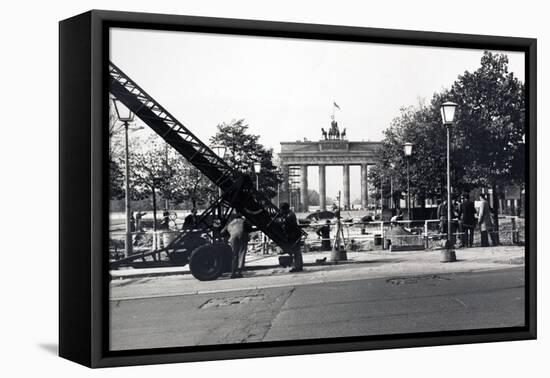 The Berlin Wall, under Construction in August 1961-null-Framed Premier Image Canvas