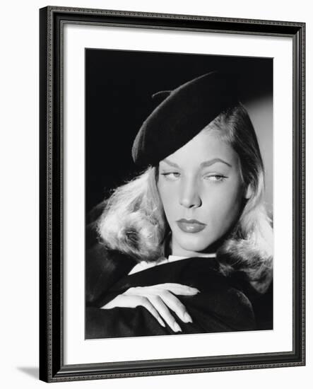 The Big Sleep, Lauren Bacall, Directed by Howard Hawks, 1946-null-Framed Photographic Print