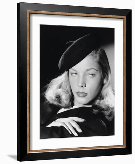 The Big Sleep, Lauren Bacall, Directed by Howard Hawks, 1946-null-Framed Photographic Print