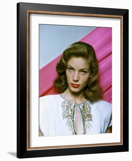 The Big Sleep, Lauren Bacall, Directed by Howard Hawks, 1946-null-Framed Photographic Print