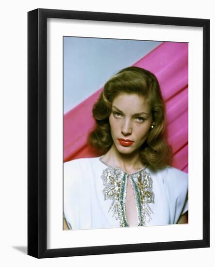 The Big Sleep, Lauren Bacall, Directed by Howard Hawks, 1946-null-Framed Photographic Print