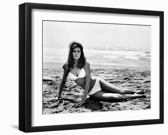 The Biggest Bundle of Them All, Raquel Welch, 1968-null-Framed Photo