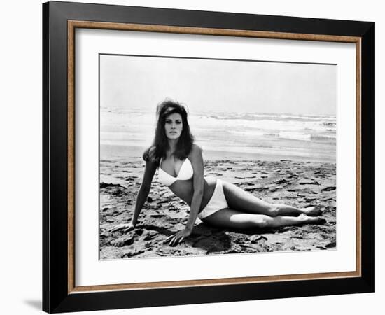 The Biggest Bundle of Them All, Raquel Welch, 1968-null-Framed Photo